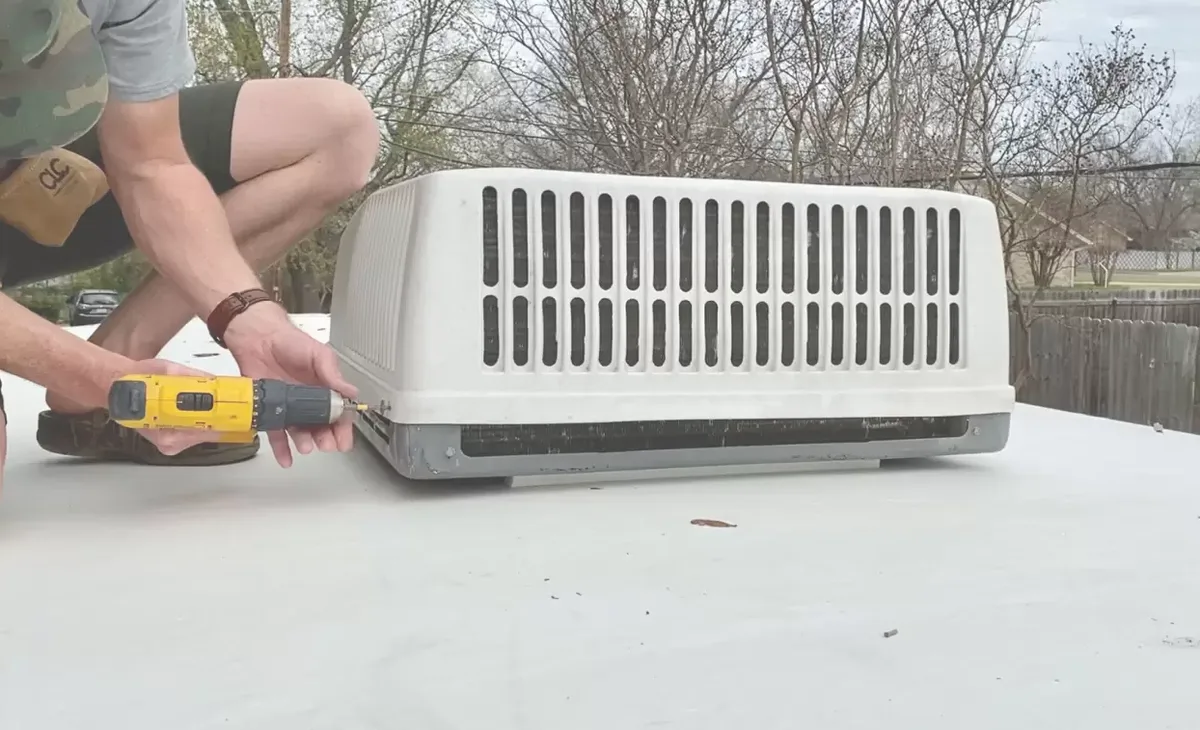 RV air conditioning and heating repair in Fellsmere, Florida